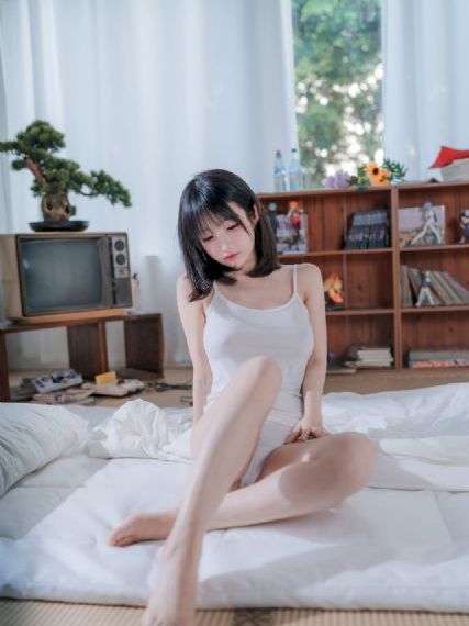 欧美牛仔裤明星街拍_4K在线观看完整版