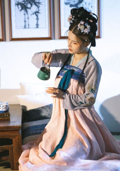 漂亮老师做爰5_HD完整在线观看