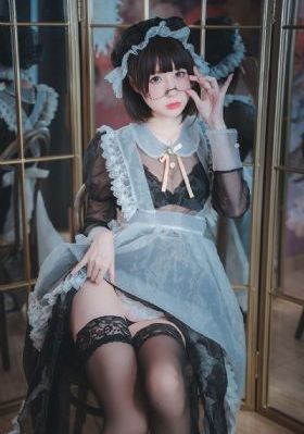 人妻出轨h_720全集免费播放